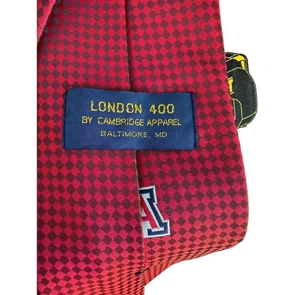 London 400 By Cambridge Apparel Baltimore Red Geometric Silk Blend Tie - Picture 3 of 5